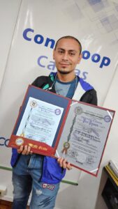 Lee más sobre el artículo Hoy queremos felicitar a Marlon Steven Ocampo quien se graduó con nuestro convenio de Bachillerato Académico, superando esta etapa tan importante, donde COOPROCAL, apoyo el financiamiento de este gran logro. ✨